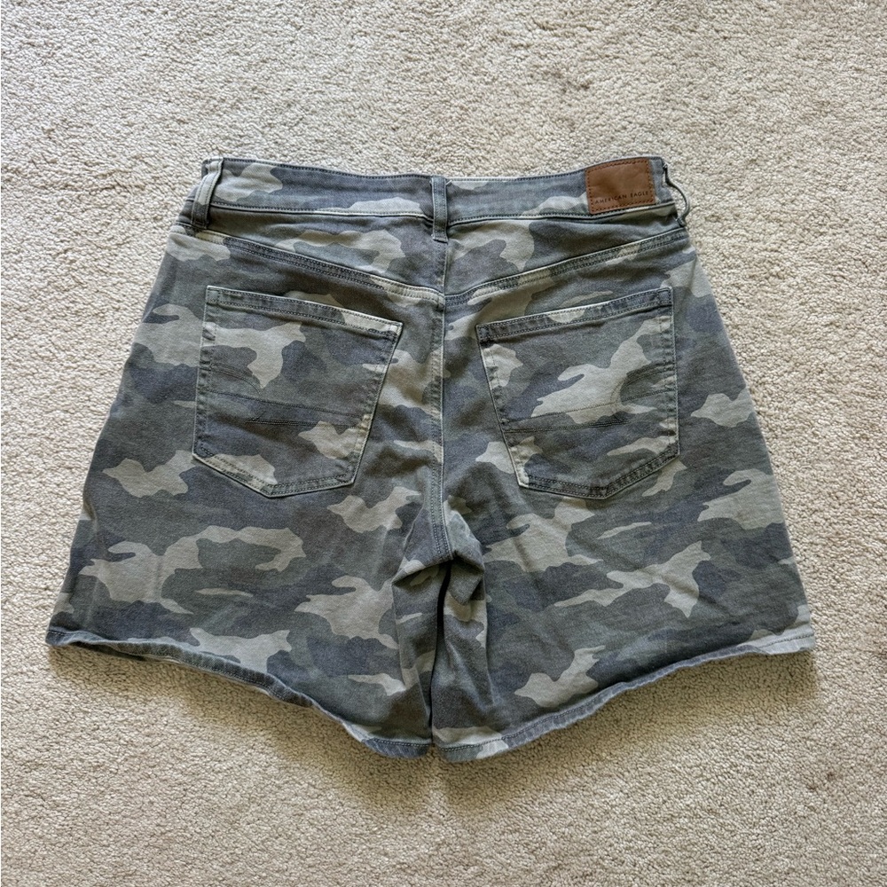 American Eagle Camo Shorts - Picture 2 of 4